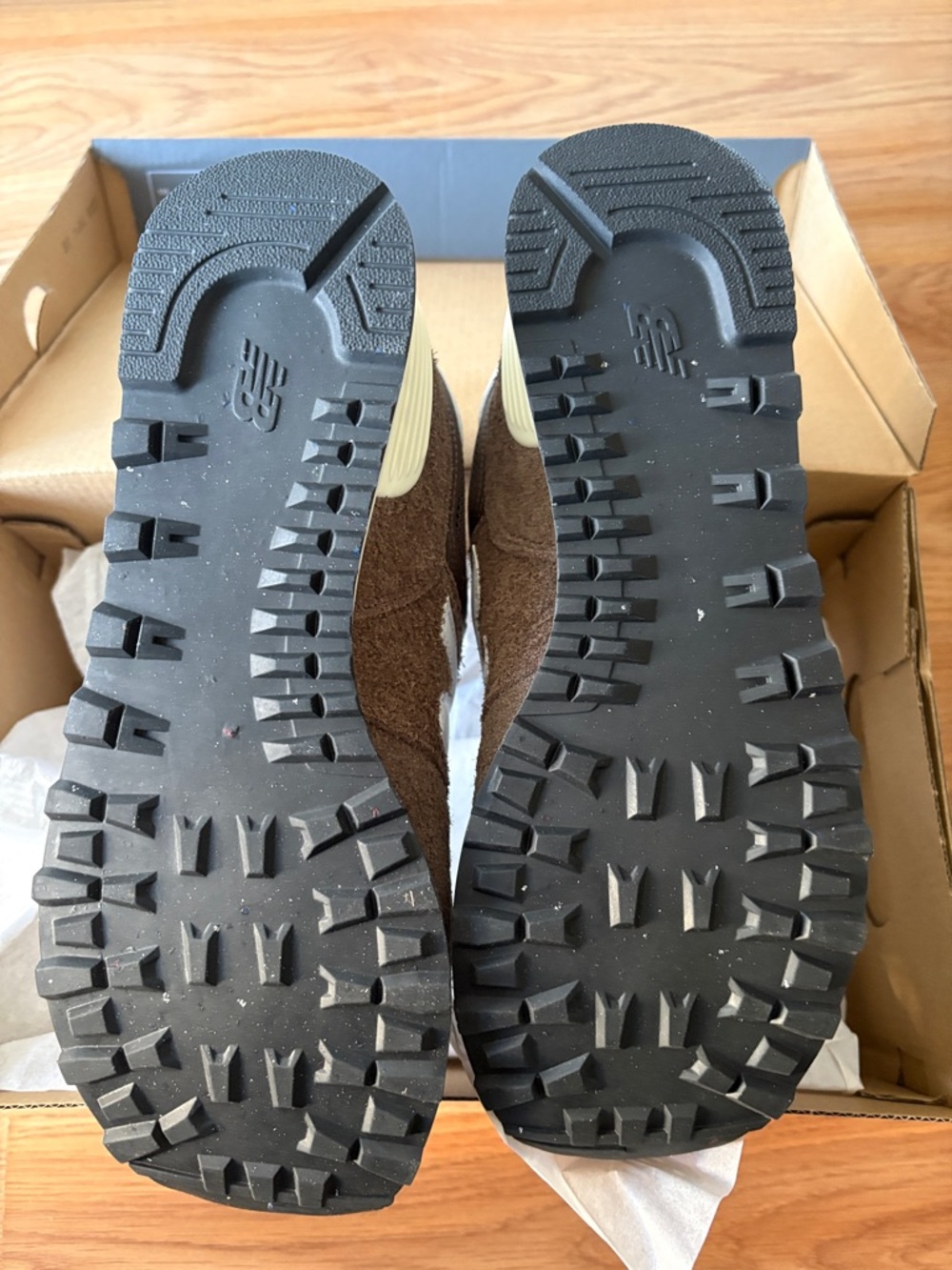 New Balance 574 Unisex Sneakers - Picture 4 of 4